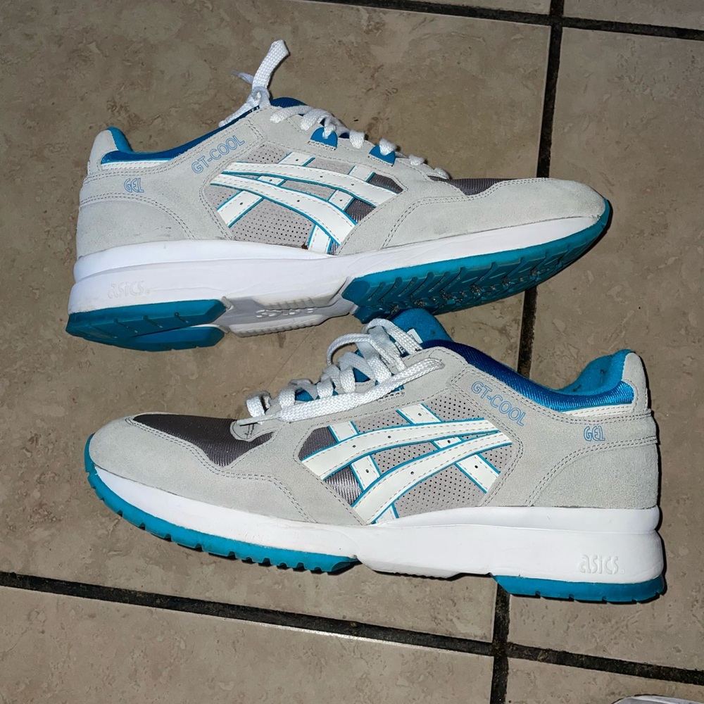 Asics White and Blue Sneakers with Low-Top Design and Breathable Mesh